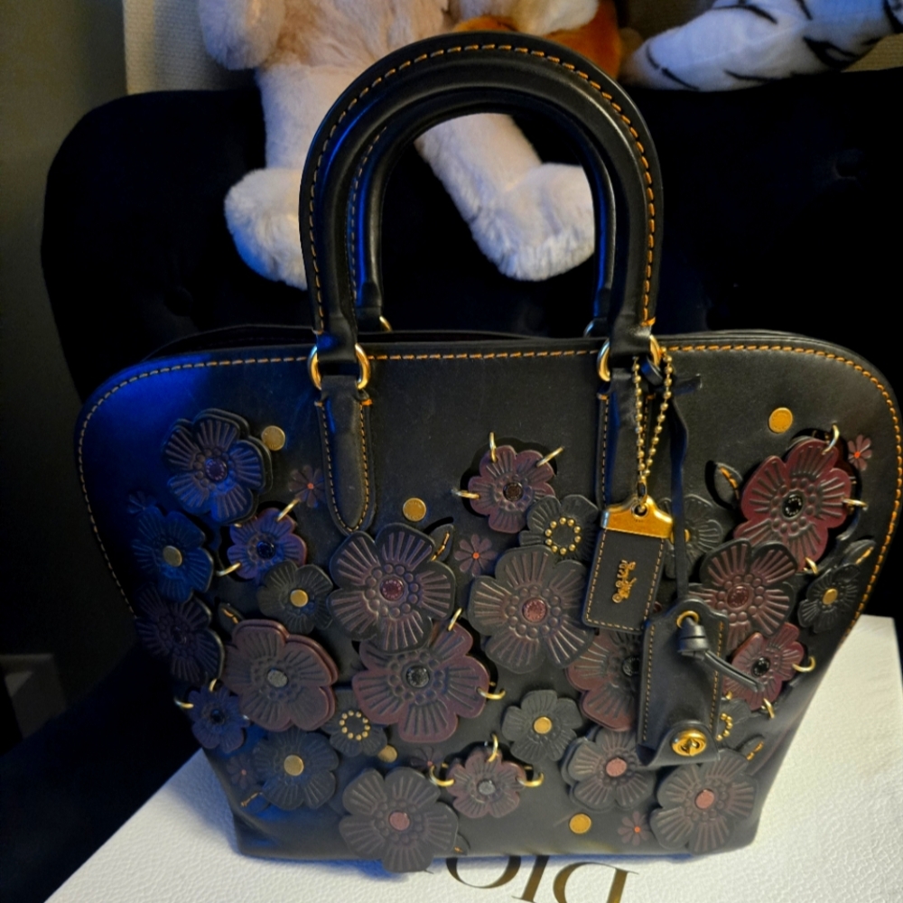 Sale! Coach Tea Rose Dakota bag with strap black / burgundy- New W/o Tags